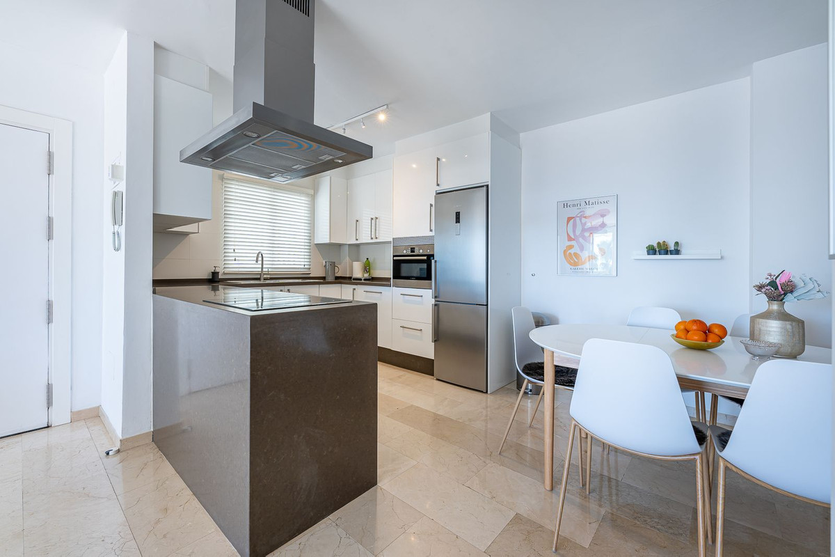 2 Bed Apartment for sale in Nueva Andalucía Costa Del Sol, Málaga, Spain