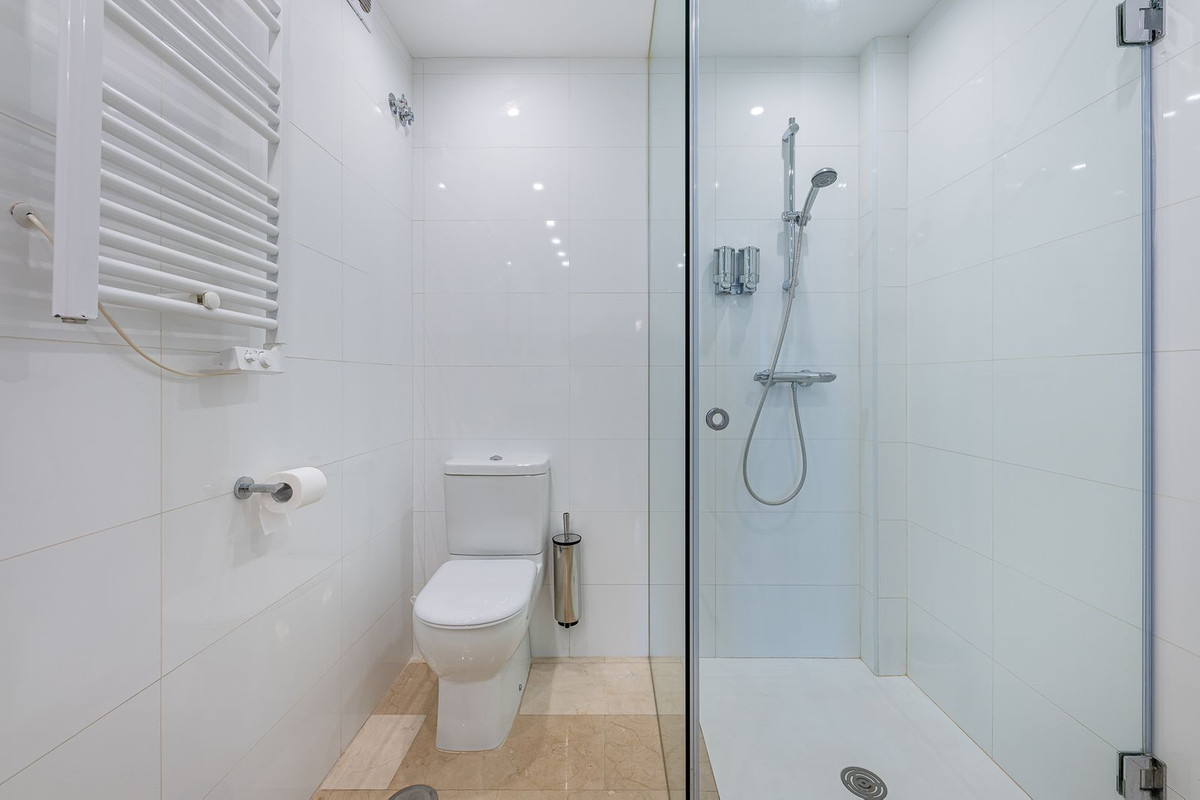 2 Bed Apartment for sale in Nueva Andalucía Costa Del Sol, Málaga, Spain