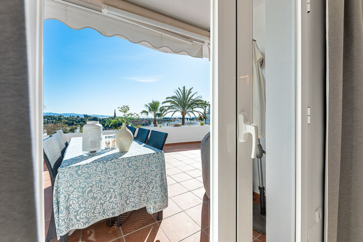 2 Bed Apartment for sale in Nueva Andalucía Costa Del Sol, Málaga, Spain