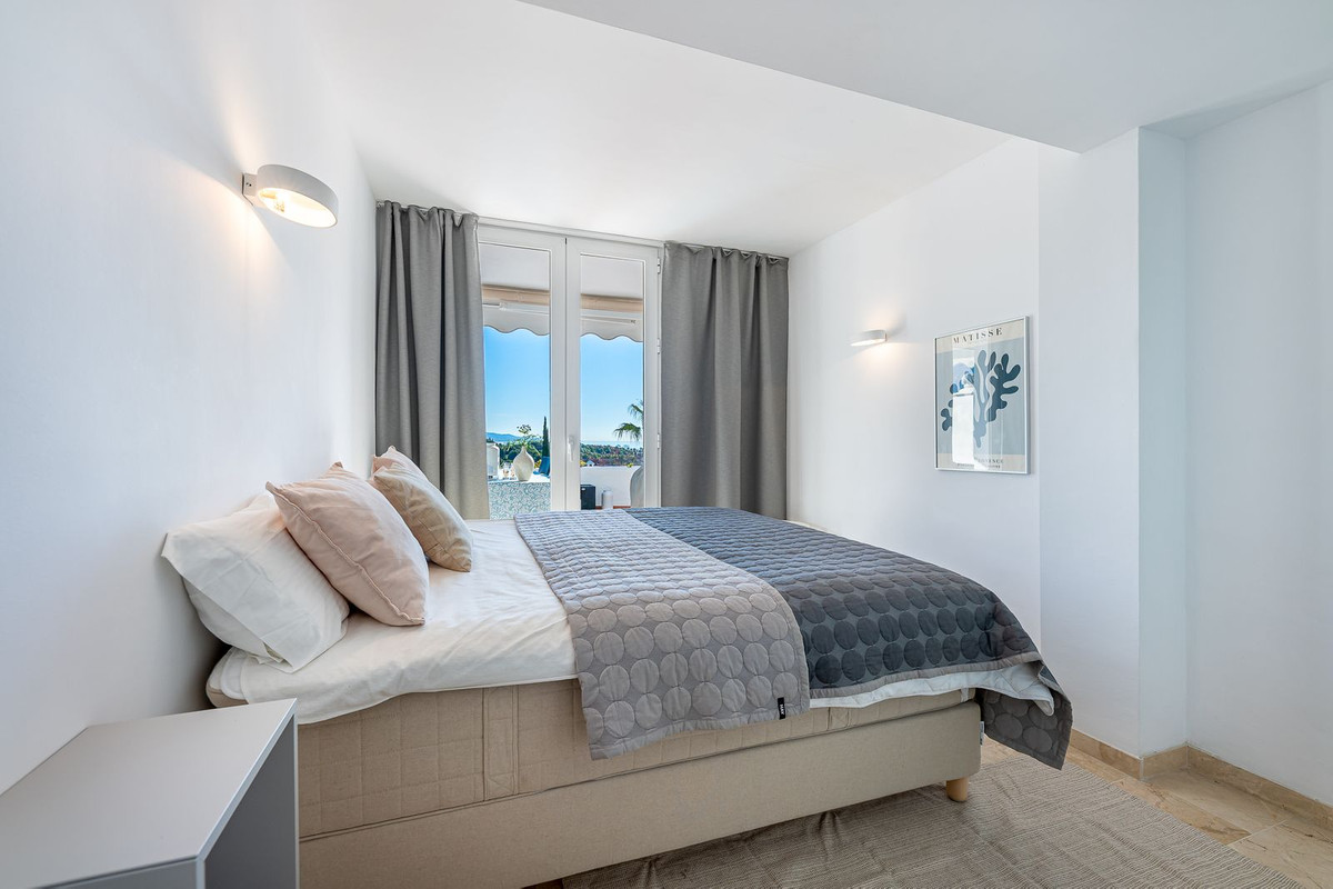2 Bed Apartment for sale in Nueva Andalucía Costa Del Sol, Málaga, Spain