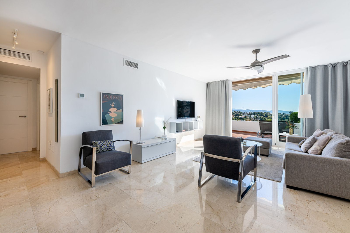 2 Bed Apartment for sale in Nueva Andalucía Costa Del Sol, Málaga, Spain