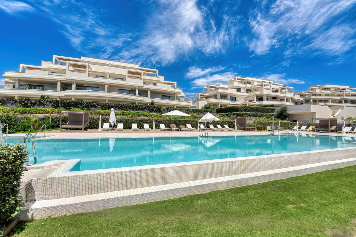 3 Bed Apartment for sale in Estepona Costa Del Sol, Málaga, Spain