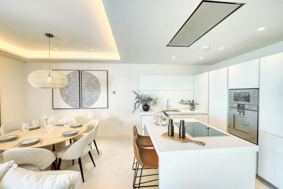 3 Bed Apartment for sale in Estepona Costa Del Sol, Málaga, Spain
