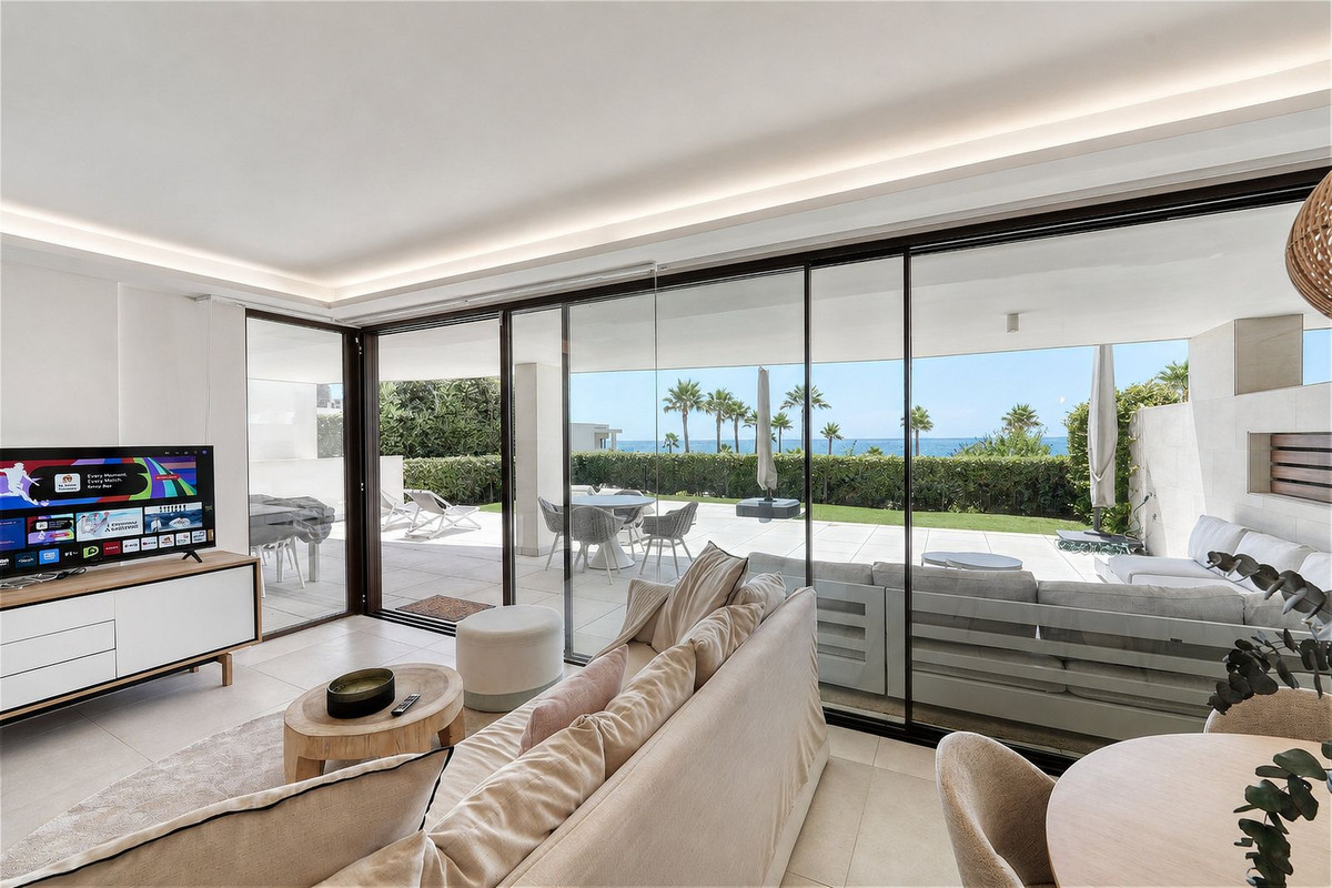 3 Bed Apartment for sale in Estepona Costa Del Sol, Málaga, Spain