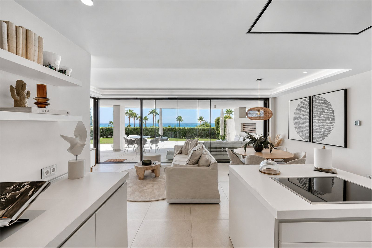 3 Bed Apartment for sale in Estepona Costa Del Sol, Málaga, Spain
