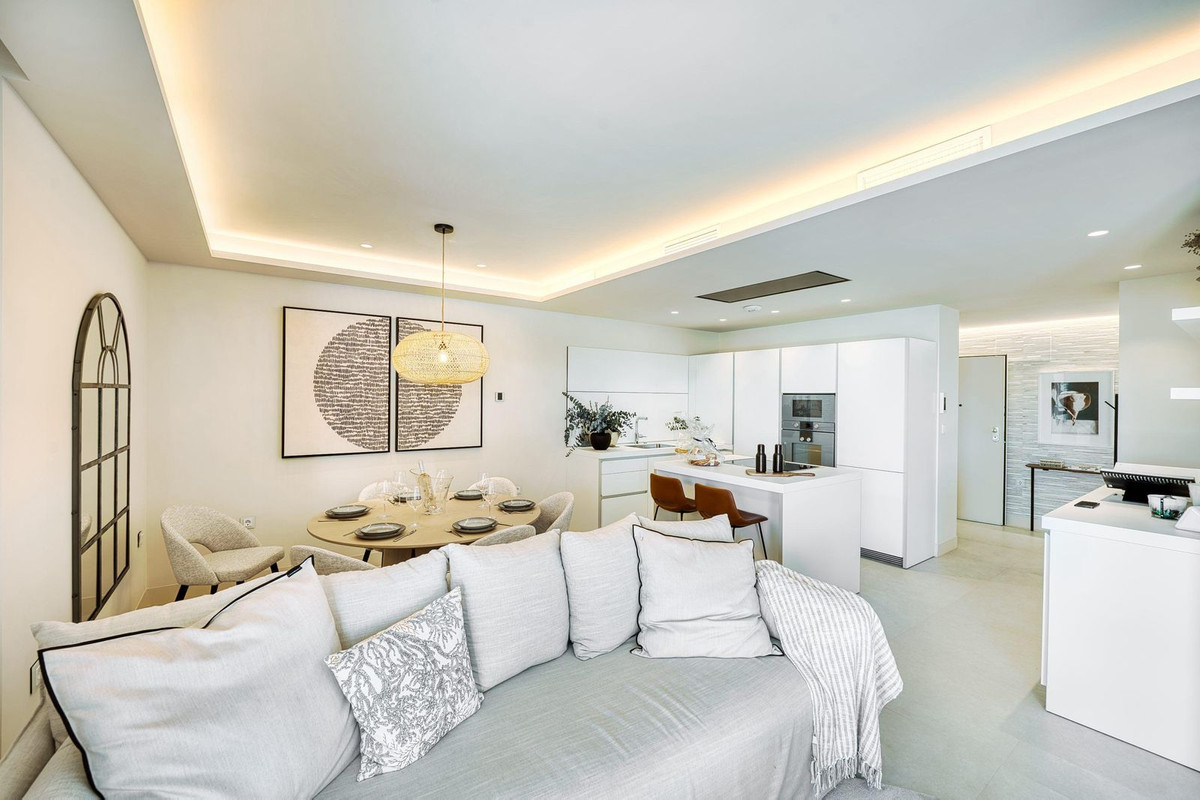 3 Bed Apartment for sale in Estepona Costa Del Sol, Málaga, Spain