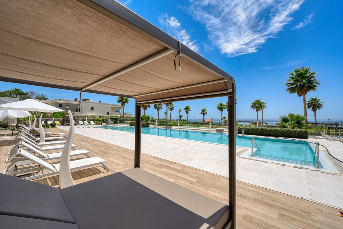 3 Bed Apartment for sale in Estepona Costa Del Sol, Málaga, Spain