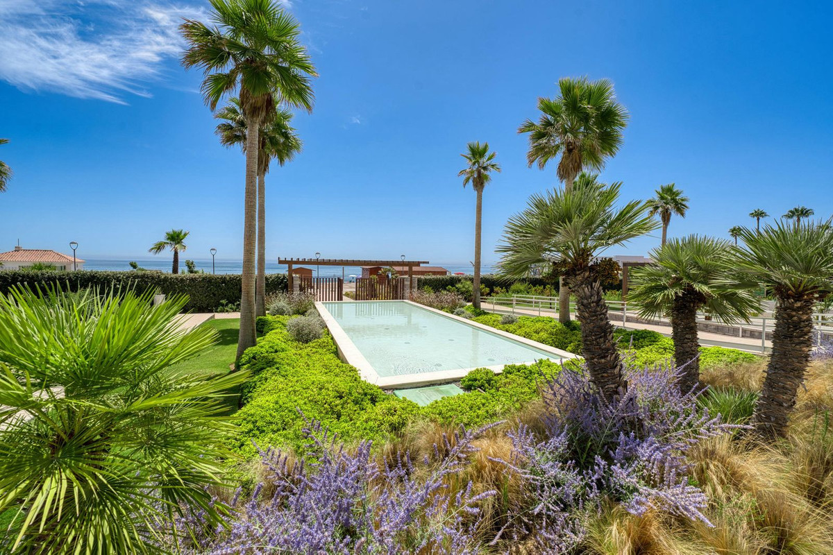 3 Bed Apartment for sale in Estepona Costa Del Sol, Málaga, Spain
