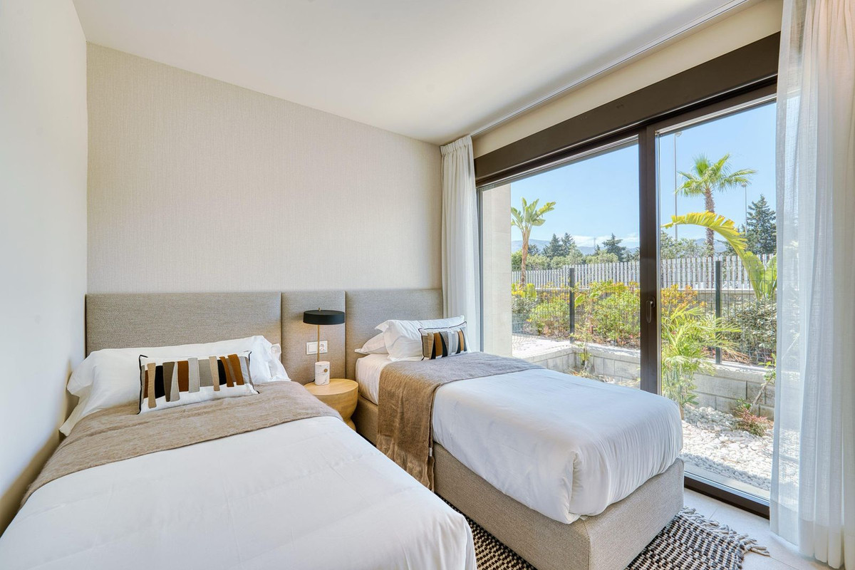 3 Bed Apartment for sale in Estepona Costa Del Sol, Málaga, Spain