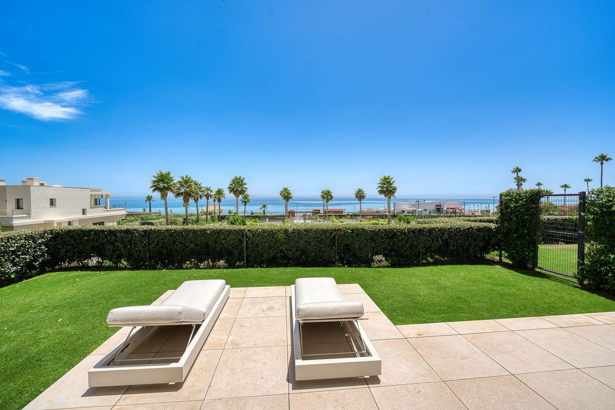 3 Bed Apartment for sale in Estepona Costa Del Sol, Málaga, Spain