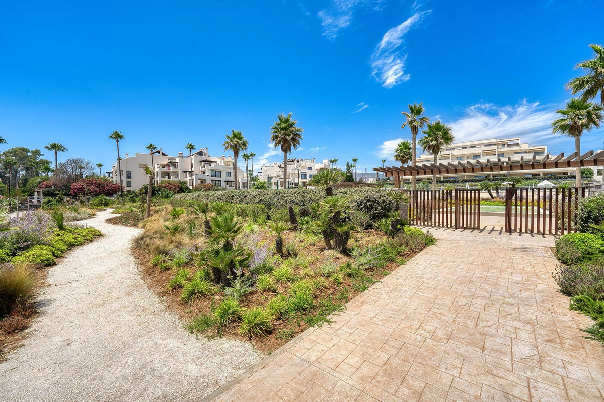 3 Bed Apartment for sale in Estepona Costa Del Sol, Málaga, Spain