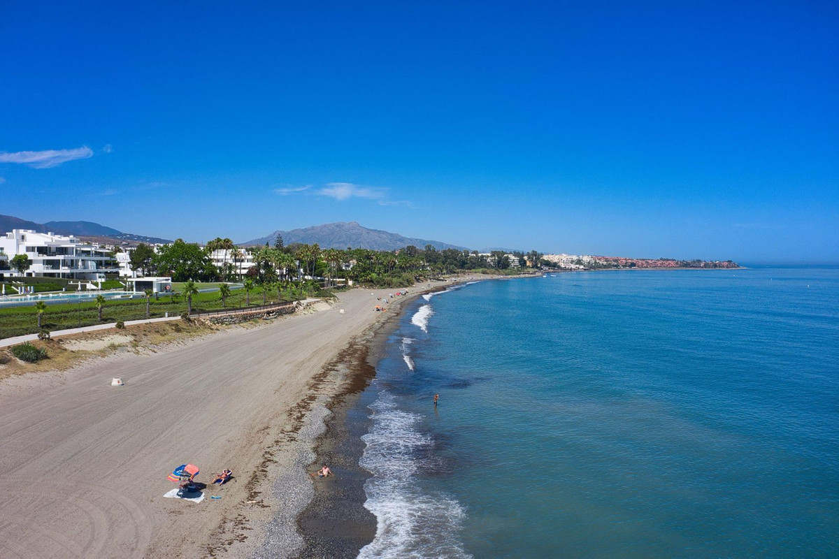 3 Bed Apartment for sale in Estepona Costa Del Sol, Málaga, Spain
