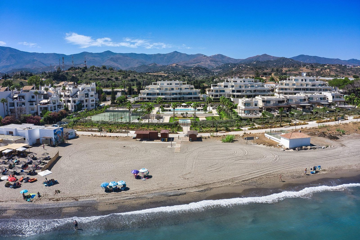 3 Bed Apartment for sale in Estepona Costa Del Sol, Málaga, Spain