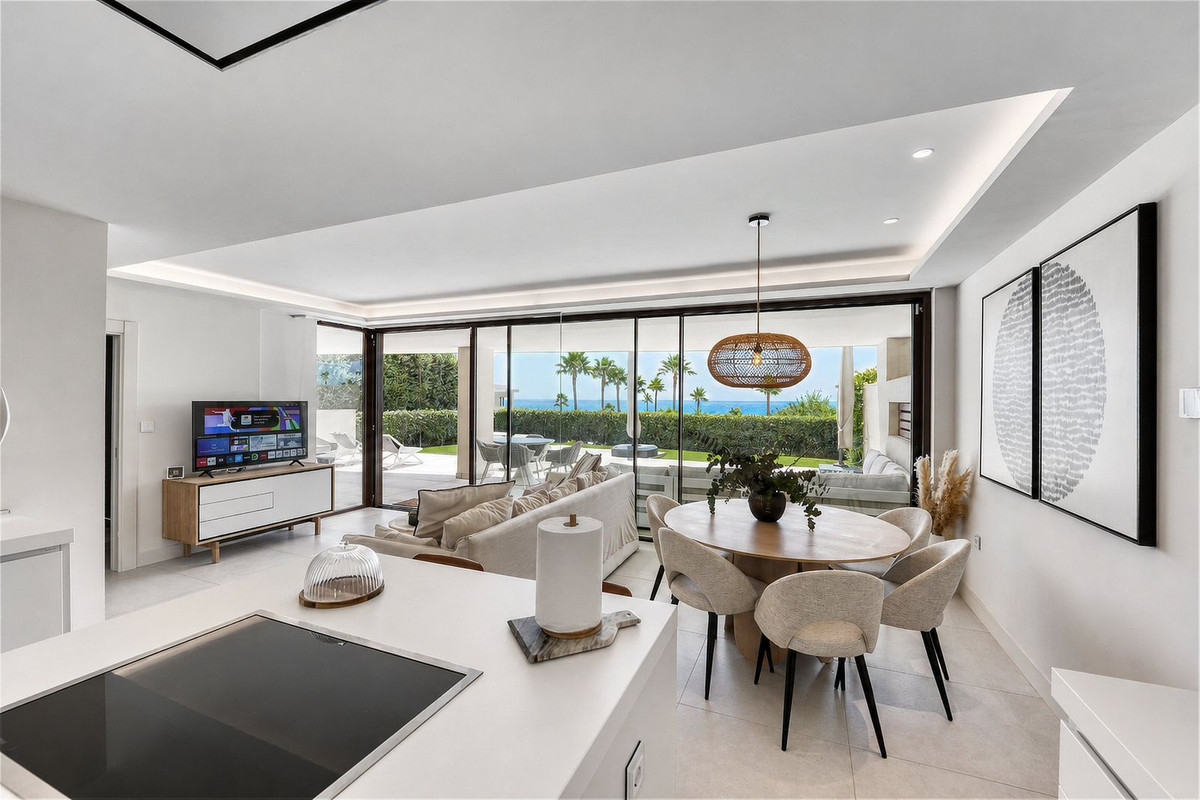 3 Bed Apartment for sale in Estepona Costa Del Sol, Málaga, Spain
