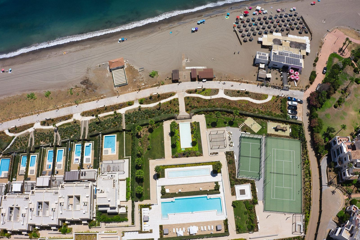 3 Bed Apartment for sale in Estepona Costa Del Sol, Málaga, Spain