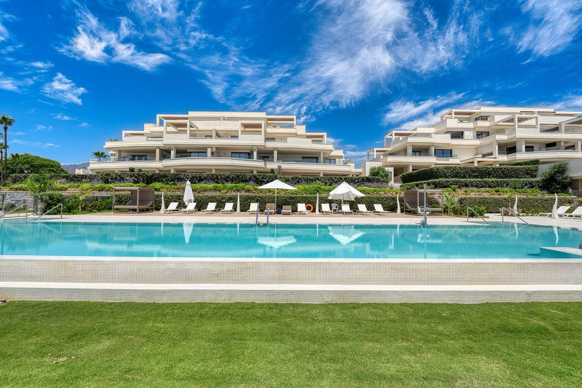 3 Bed Apartment for sale in Estepona Costa Del Sol, Málaga, Spain