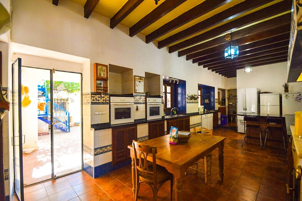 9 Bed Townhouse for sale in Antequera Costa Del Sol, Málaga, Spain