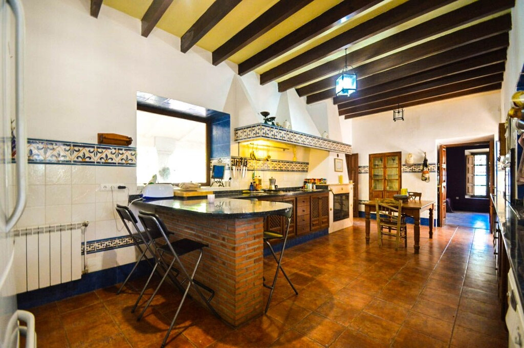 9 Bed Townhouse for sale in Antequera Costa Del Sol, Málaga, Spain