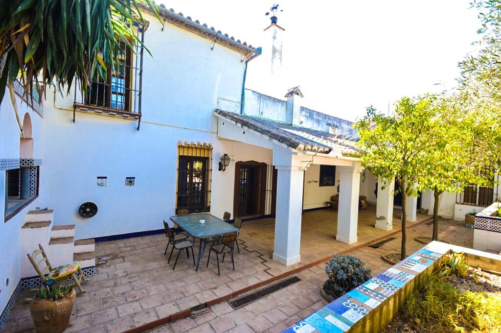 9 Bed Townhouse for sale in Antequera Costa Del Sol, Málaga, Spain