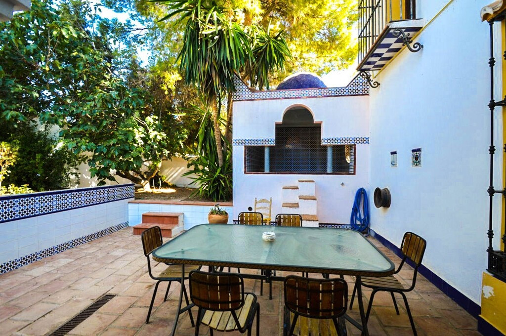 9 Bed Townhouse for sale in Antequera Costa Del Sol, Málaga, Spain
