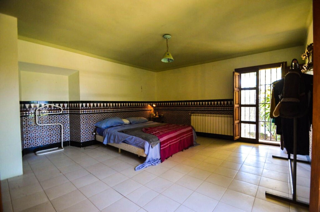 9 Bed Townhouse for sale in Antequera Costa Del Sol, Málaga, Spain