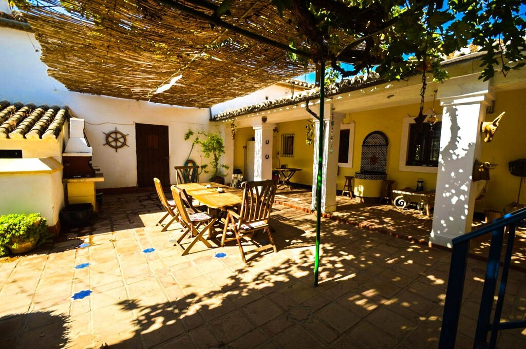 9 Bed Townhouse for sale in Antequera Costa Del Sol, Málaga, Spain