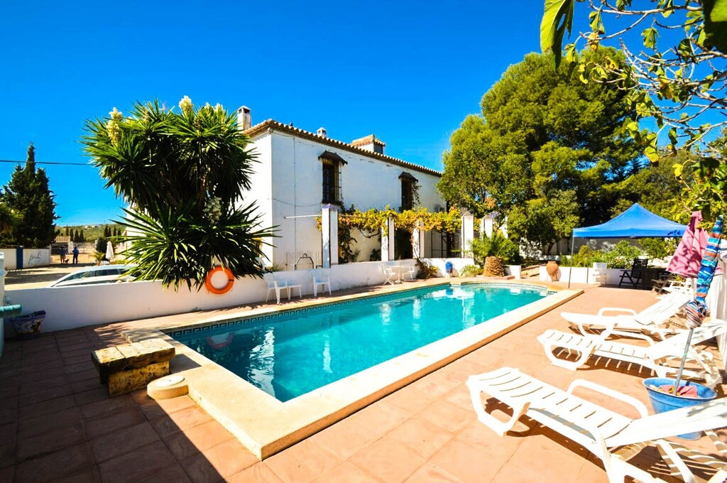 9 Bed Townhouse for sale in Antequera Costa Del Sol, Málaga, Spain