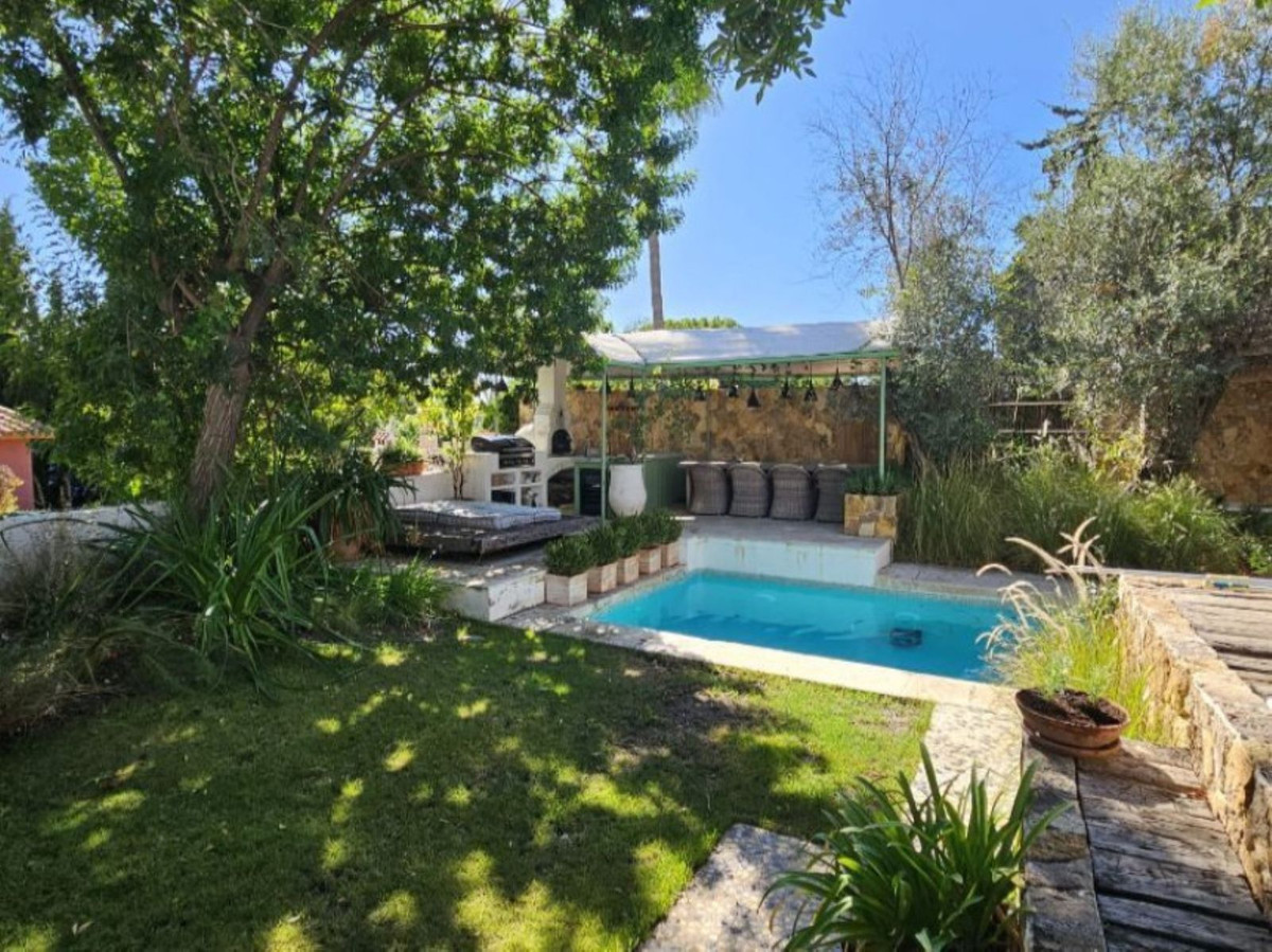 Se vende Villa - Chalet de 4 dormitorios en Costa Del Sol, Málaga, España
