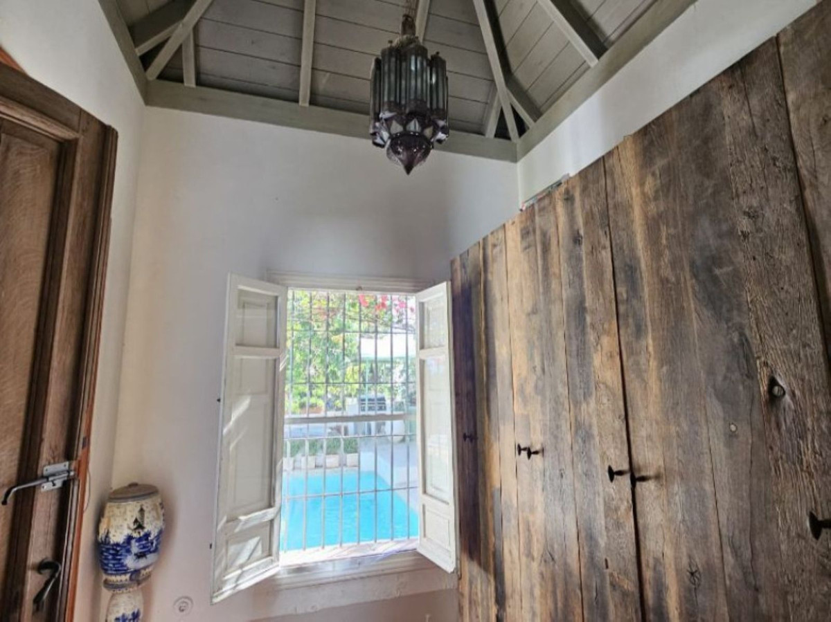 Se vende Villa - Chalet de 4 dormitorios en Costa Del Sol, Málaga, España