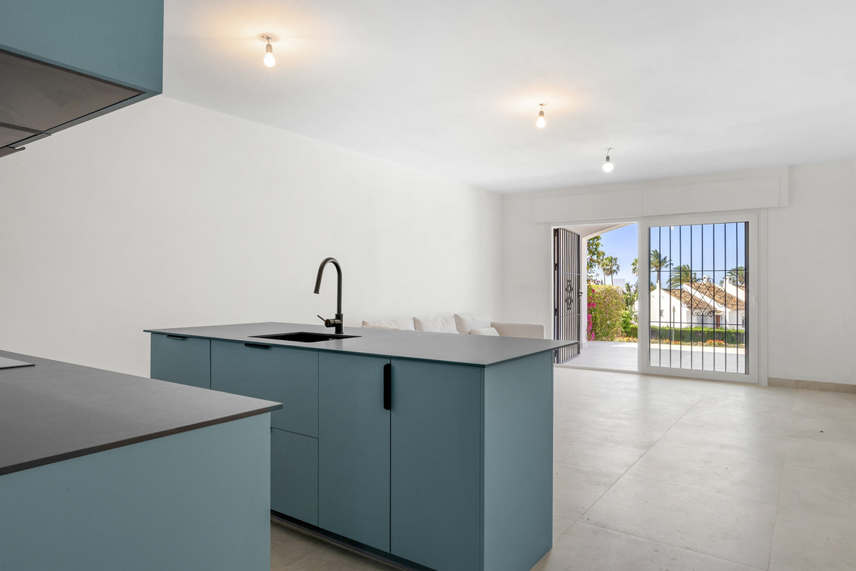 3 Bed Apartment for sale in Nueva Andalucía Costa Del Sol, Málaga, Spain