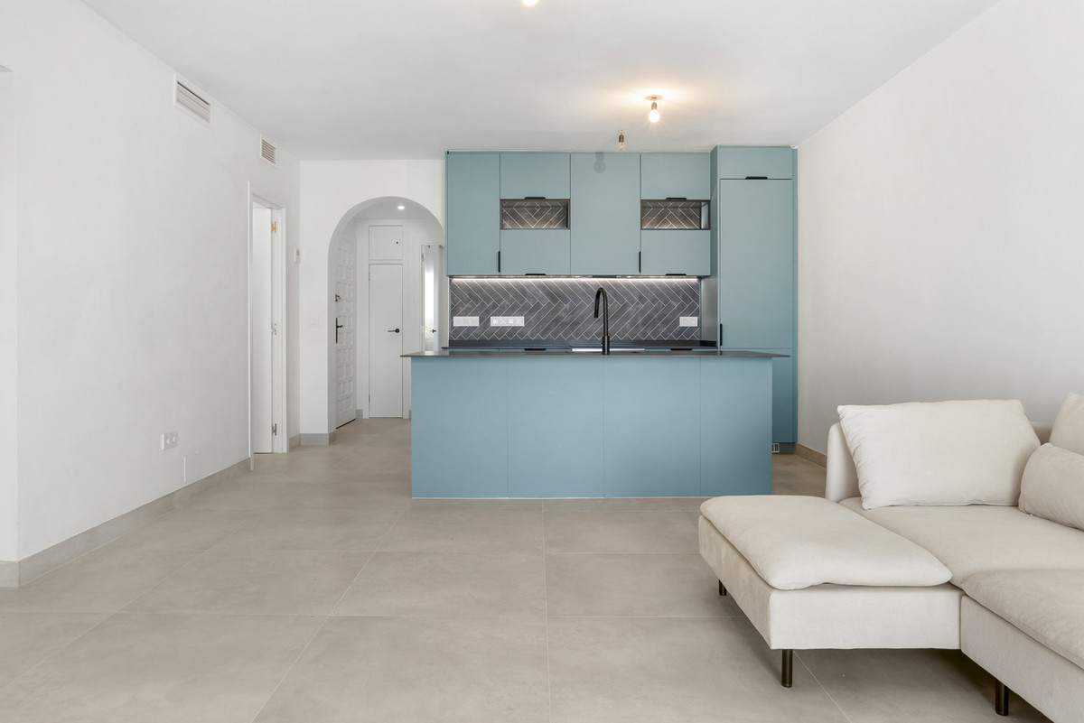 3 Bed Apartment for sale in Nueva Andalucía Costa Del Sol, Málaga, Spain