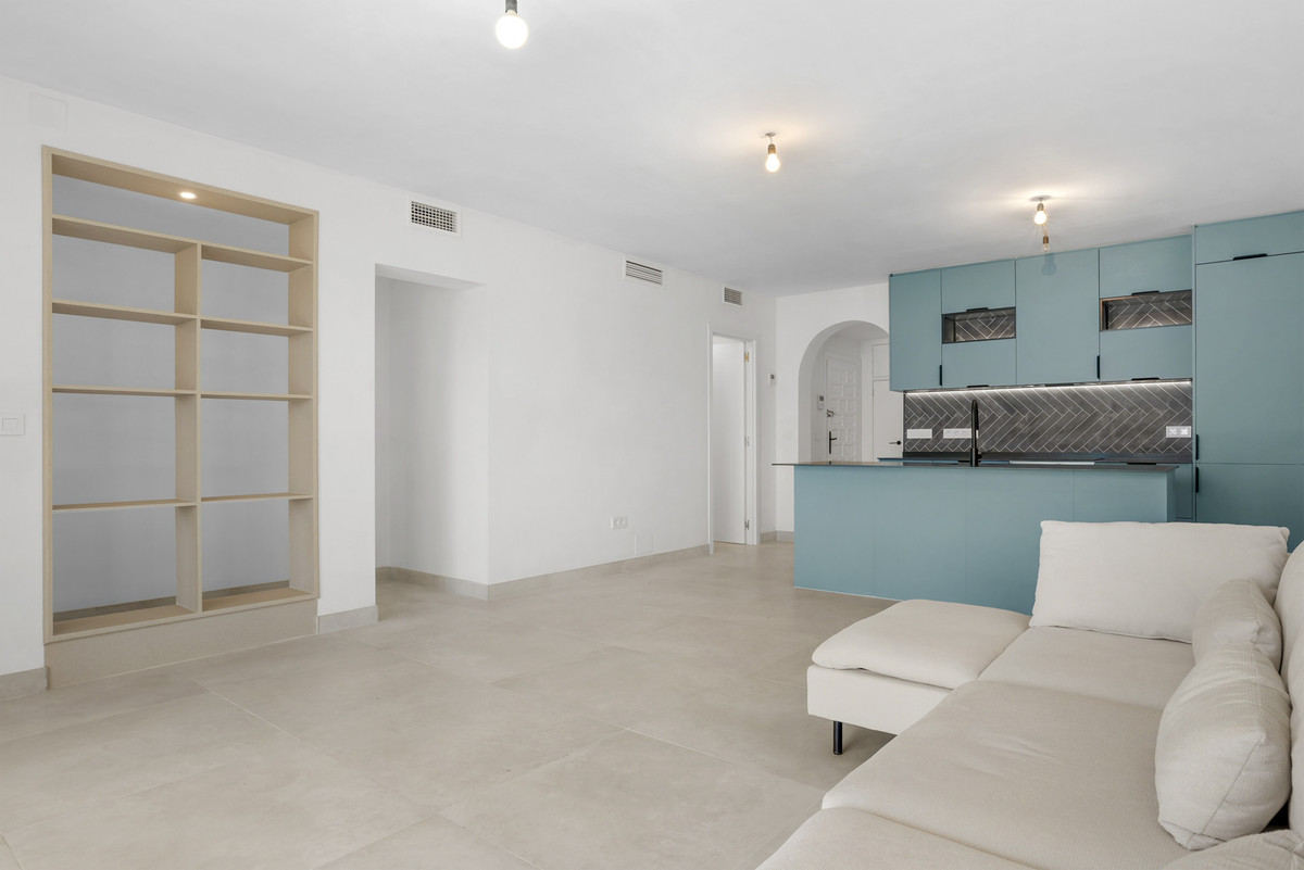 3 Bed Apartment for sale in Nueva Andalucía Costa Del Sol, Málaga, Spain
