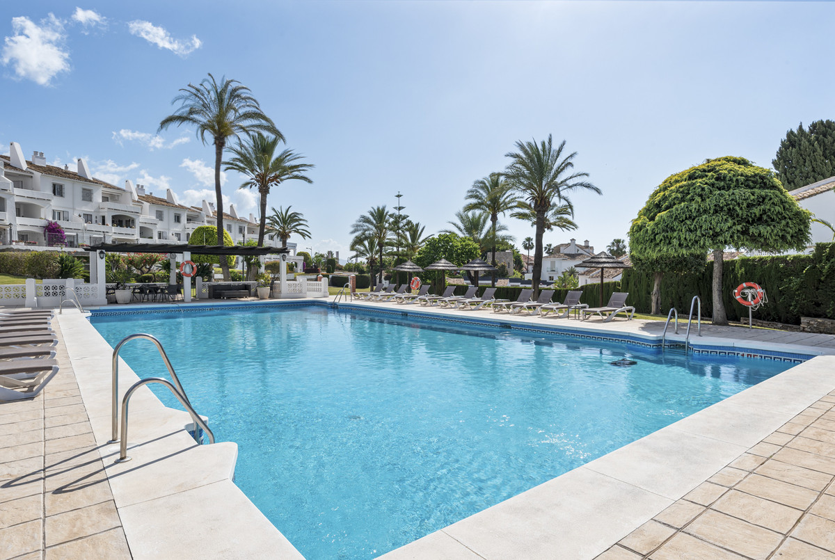 3 Bed Apartment for sale in Nueva Andalucía Costa Del Sol, Málaga, Spain