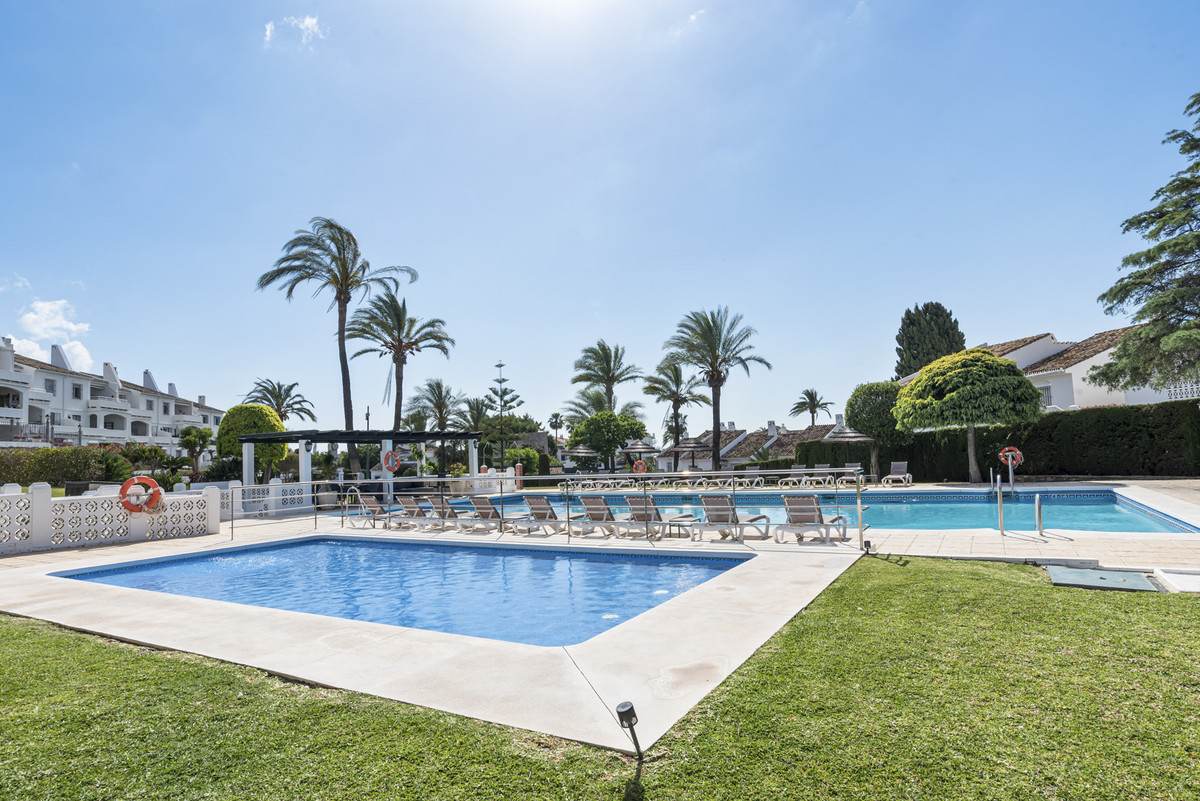 3 Bed Apartment for sale in Nueva Andalucía Costa Del Sol, Málaga, Spain
