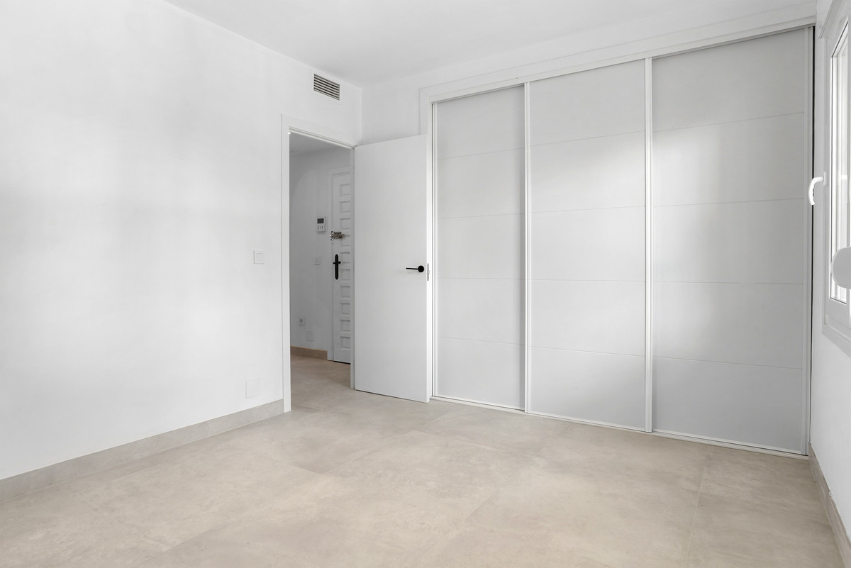 3 Bed Apartment for sale in Nueva Andalucía Costa Del Sol, Málaga, Spain
