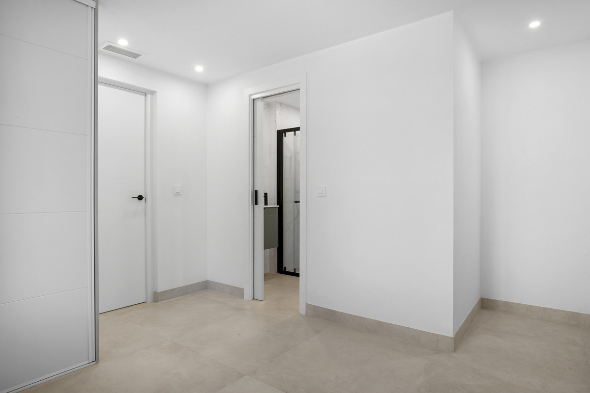 3 Bed Apartment for sale in Nueva Andalucía Costa Del Sol, Málaga, Spain