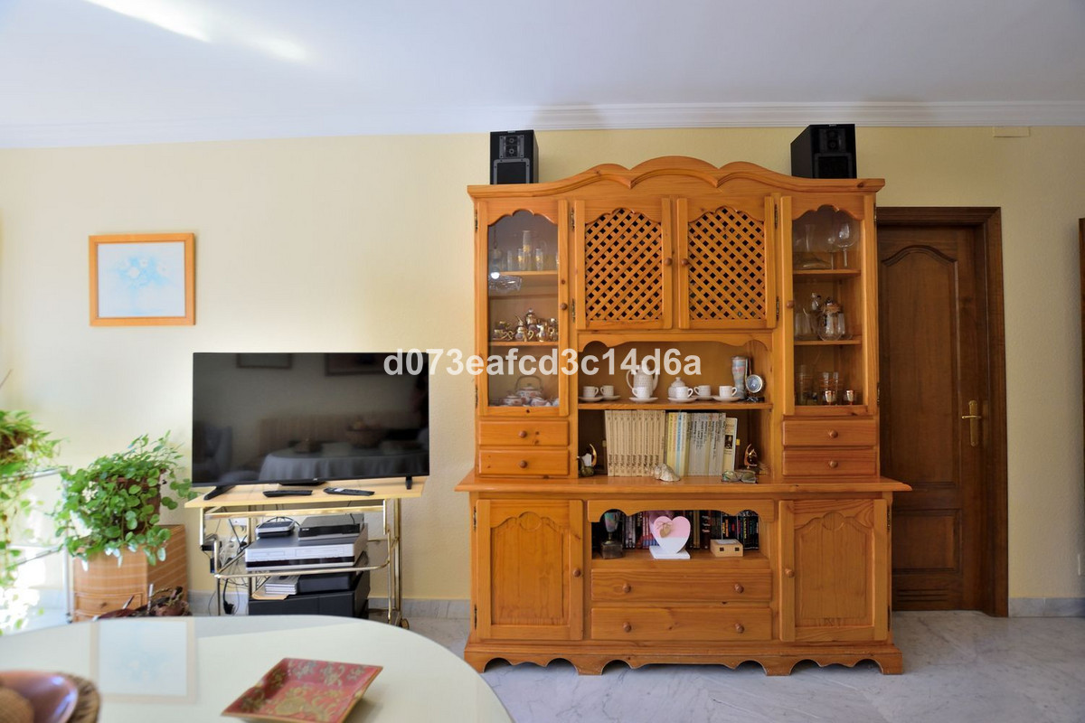 3 Bed Apartment for sale in Ronda Costa Del Sol, Málaga, Spain