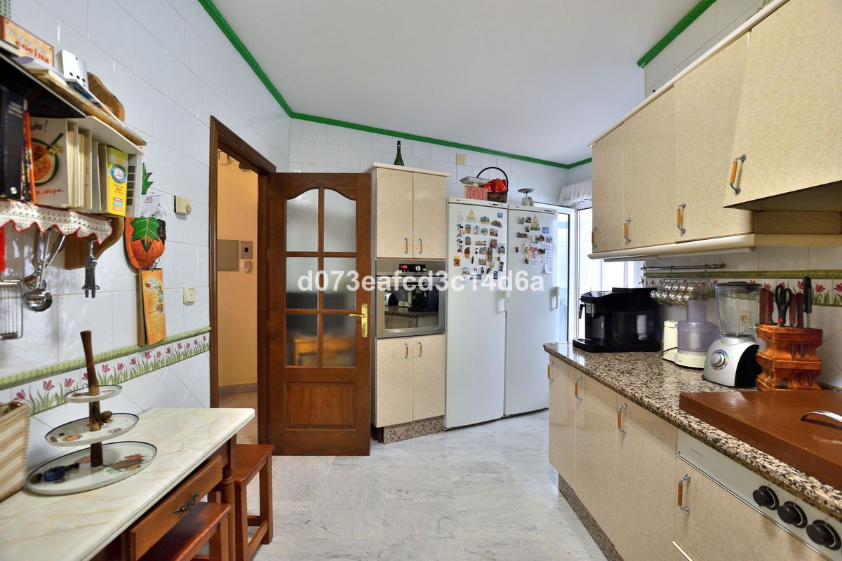 3 Bed Apartment for sale in Ronda Costa Del Sol, Málaga, Spain
