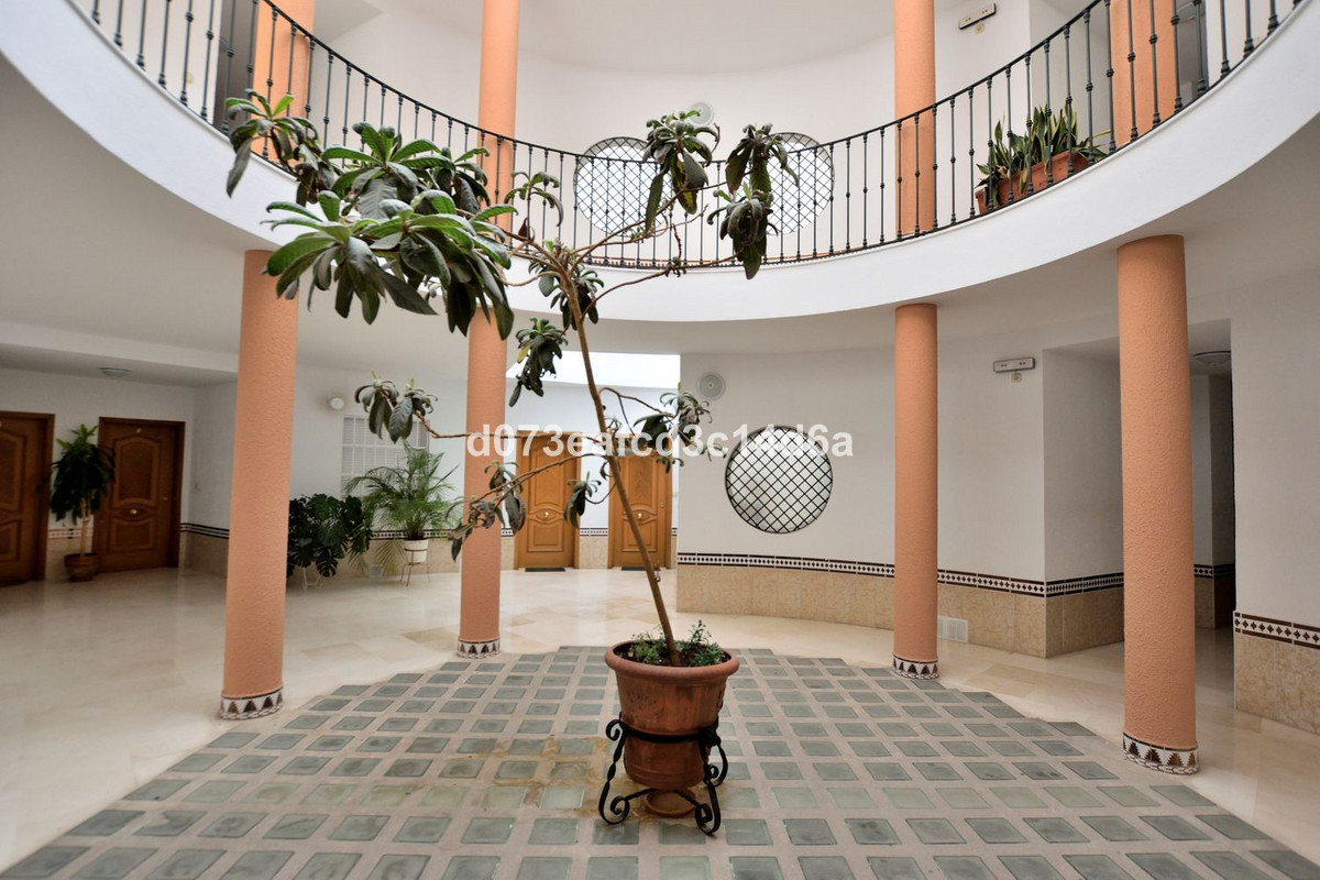 3 Bed Apartment for sale in Ronda Costa Del Sol, Málaga, Spain