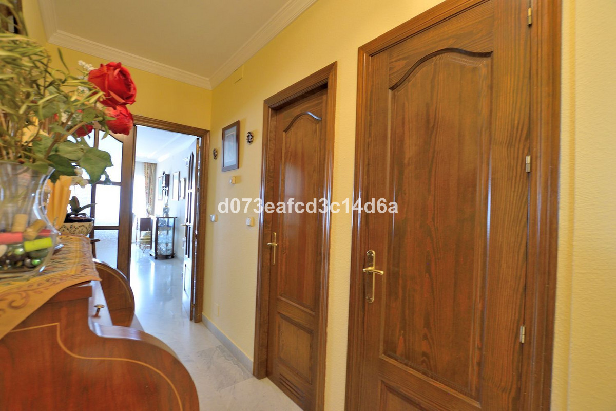 3 Bed Apartment for sale in Ronda Costa Del Sol, Málaga, Spain