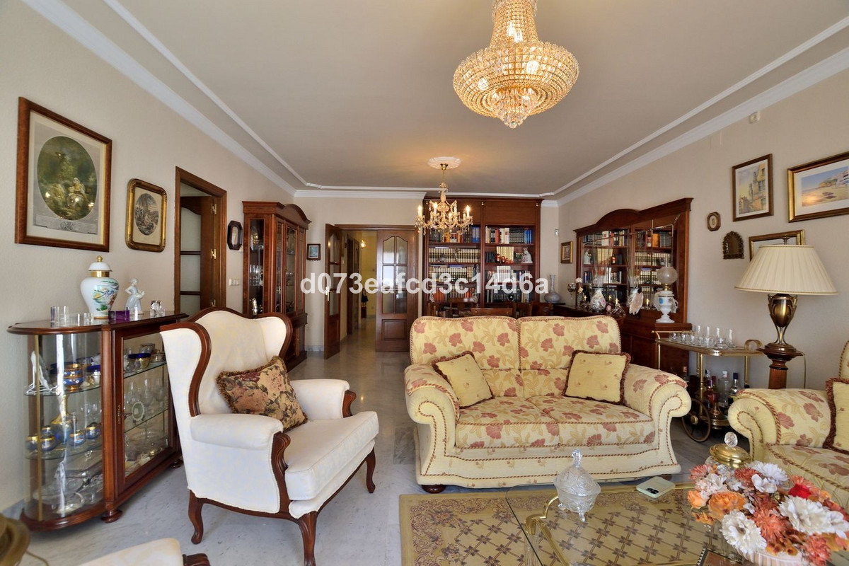 3 Bed Apartment for sale in Ronda Costa Del Sol, Málaga, Spain