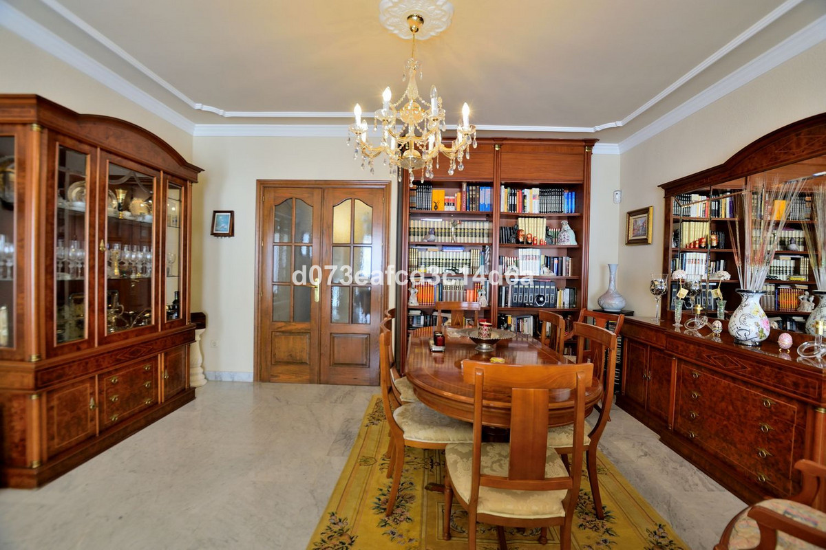 3 Bed Apartment for sale in Ronda Costa Del Sol, Málaga, Spain