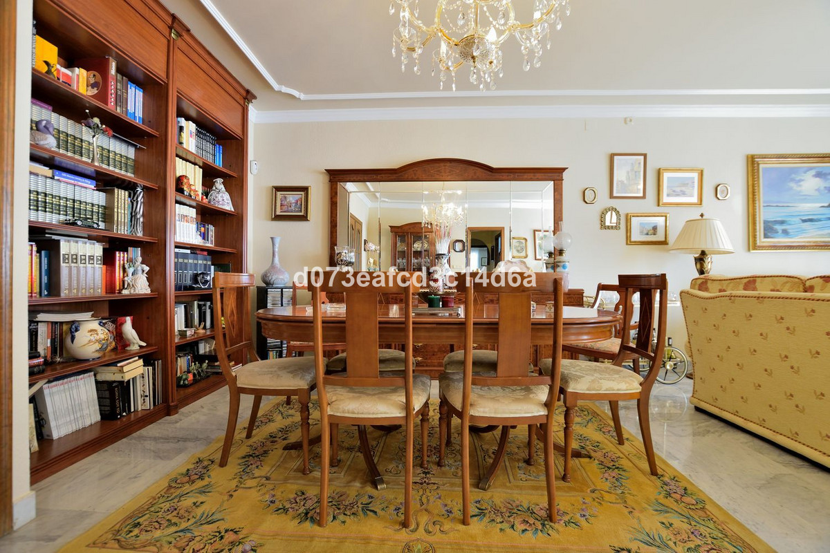 3 Bed Apartment for sale in Ronda Costa Del Sol, Málaga, Spain