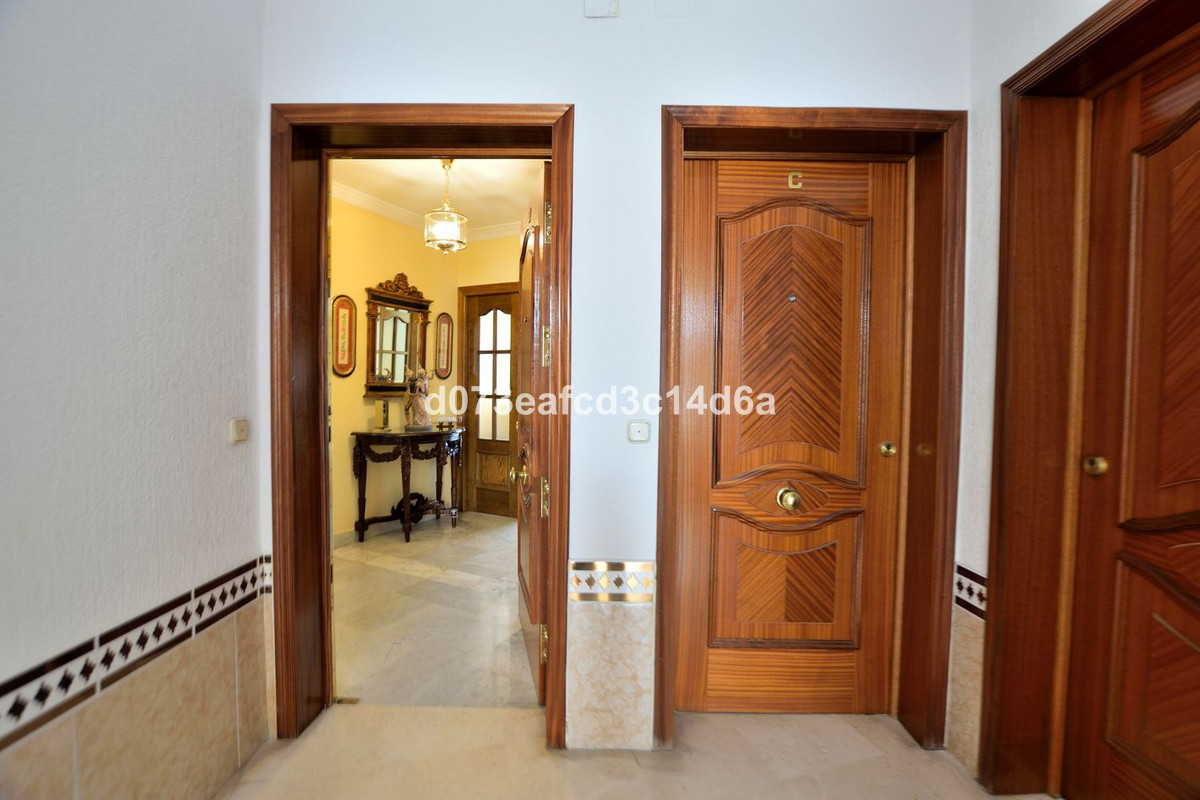 3 Bed Apartment for sale in Ronda Costa Del Sol, Málaga, Spain