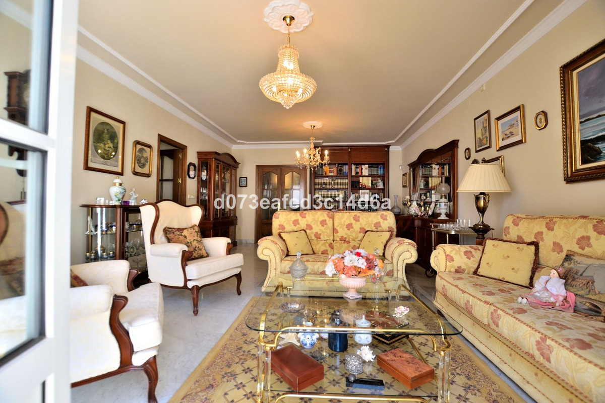 3 Bed Apartment for sale in Ronda Costa Del Sol, Málaga, Spain