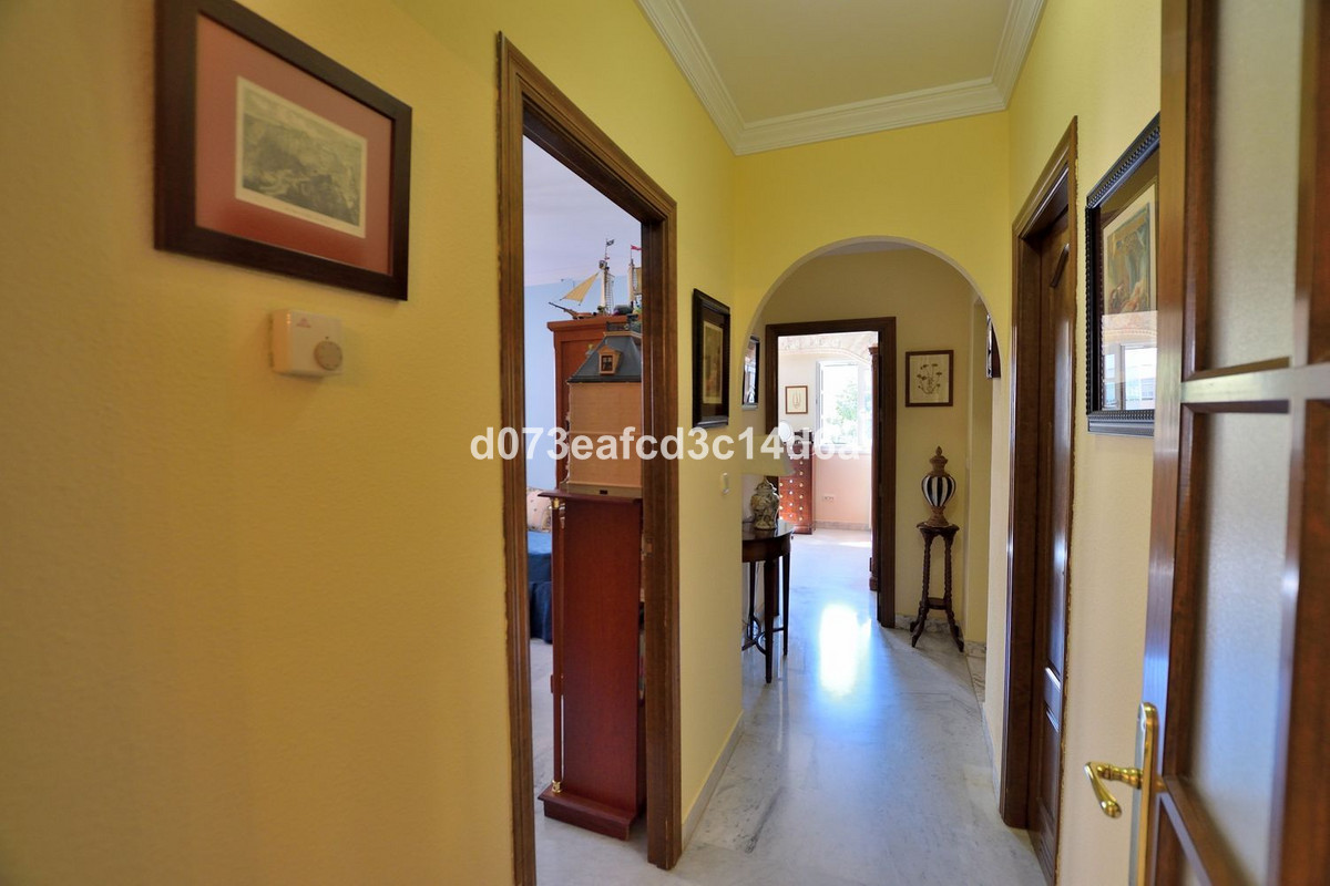 3 Bed Apartment for sale in Ronda Costa Del Sol, Málaga, Spain