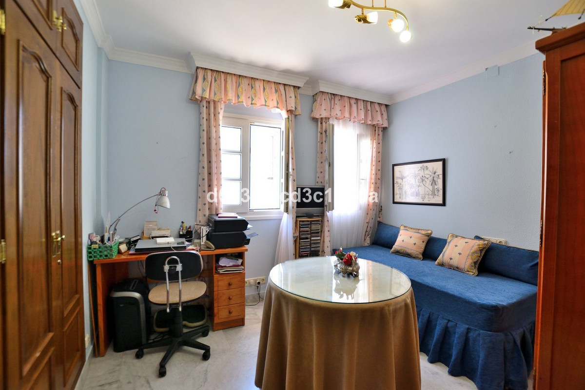 3 Bed Apartment for sale in Ronda Costa Del Sol, Málaga, Spain