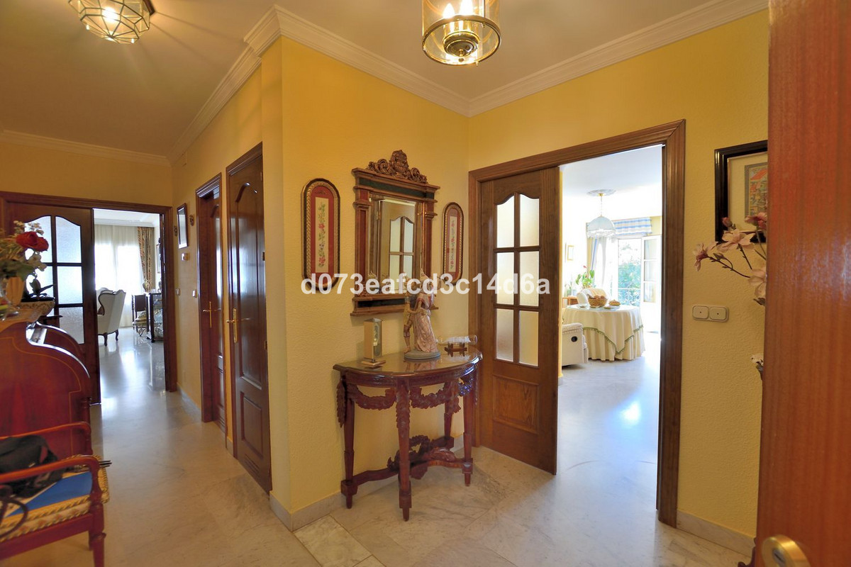 3 Bed Apartment for sale in Ronda Costa Del Sol, Málaga, Spain