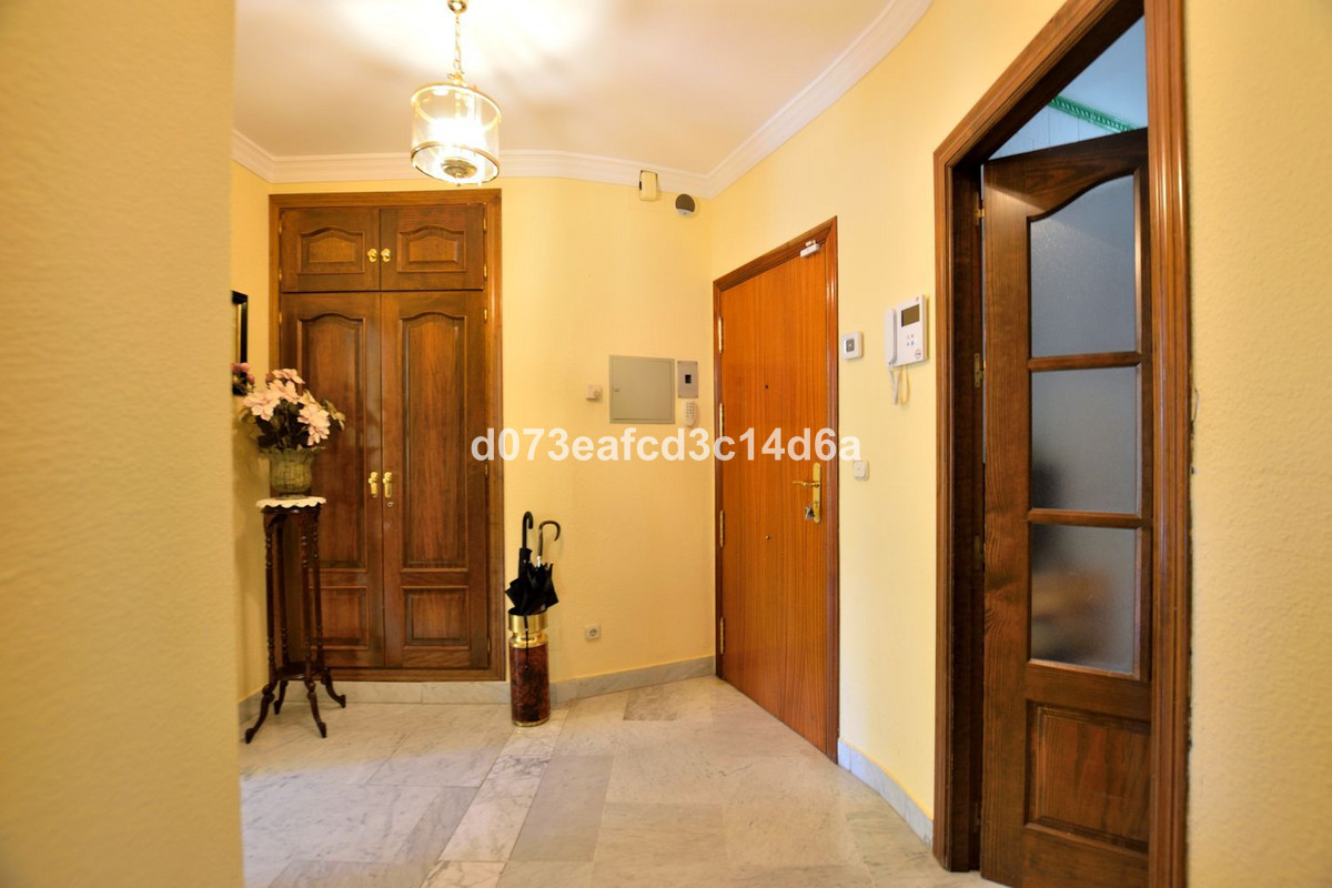 3 Bed Apartment for sale in Ronda Costa Del Sol, Málaga, Spain