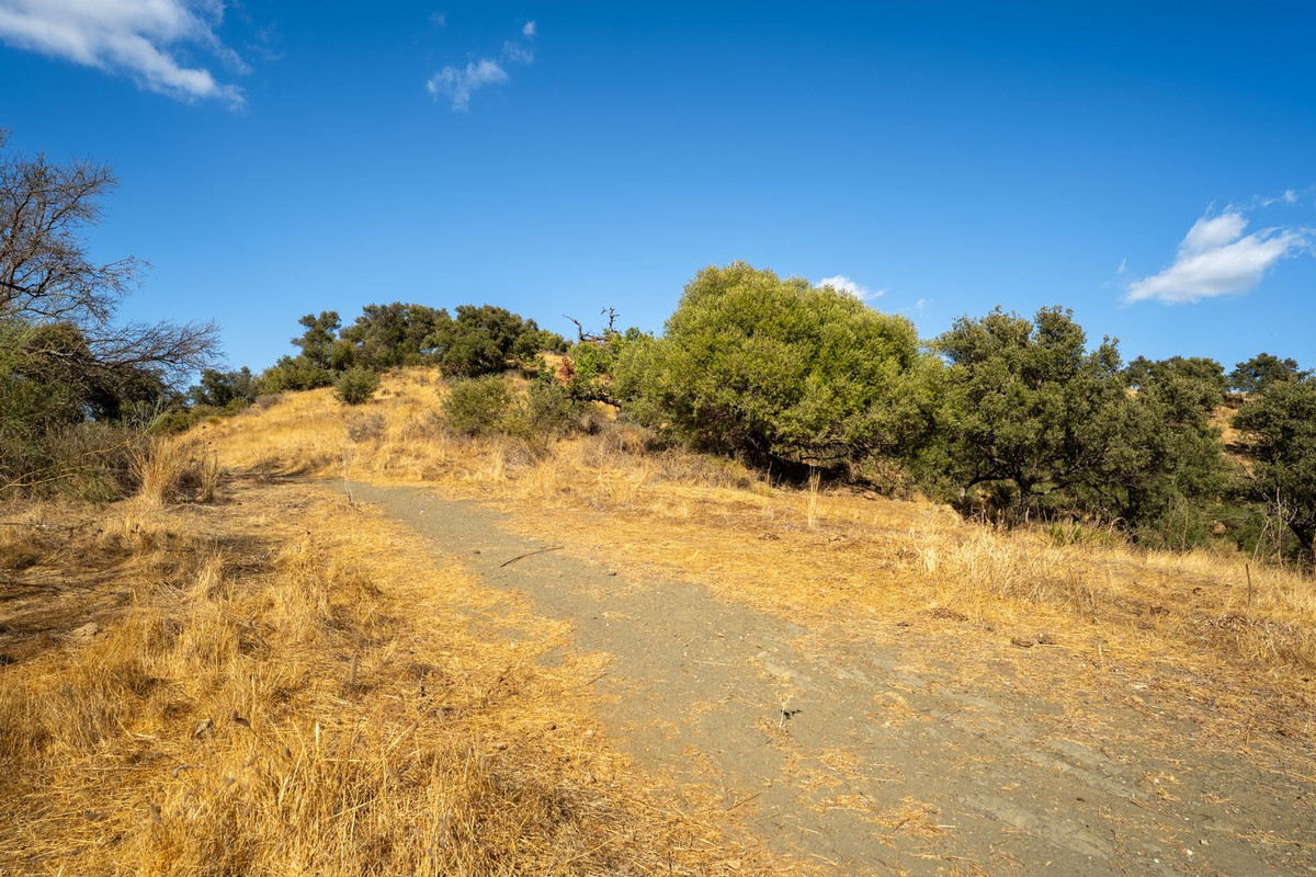 Plots for sale in Cerros Del Aguila Costa Del Sol, Málaga, Spain